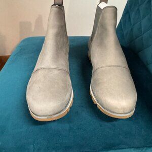 Sorel Harlow Chelsea Boots (Quarry)